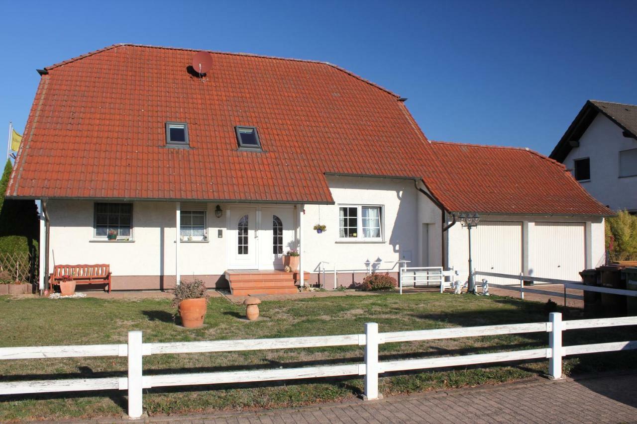 Ruhige Und Gemuetliche Ferienwohnung In Calden Екстериор снимка